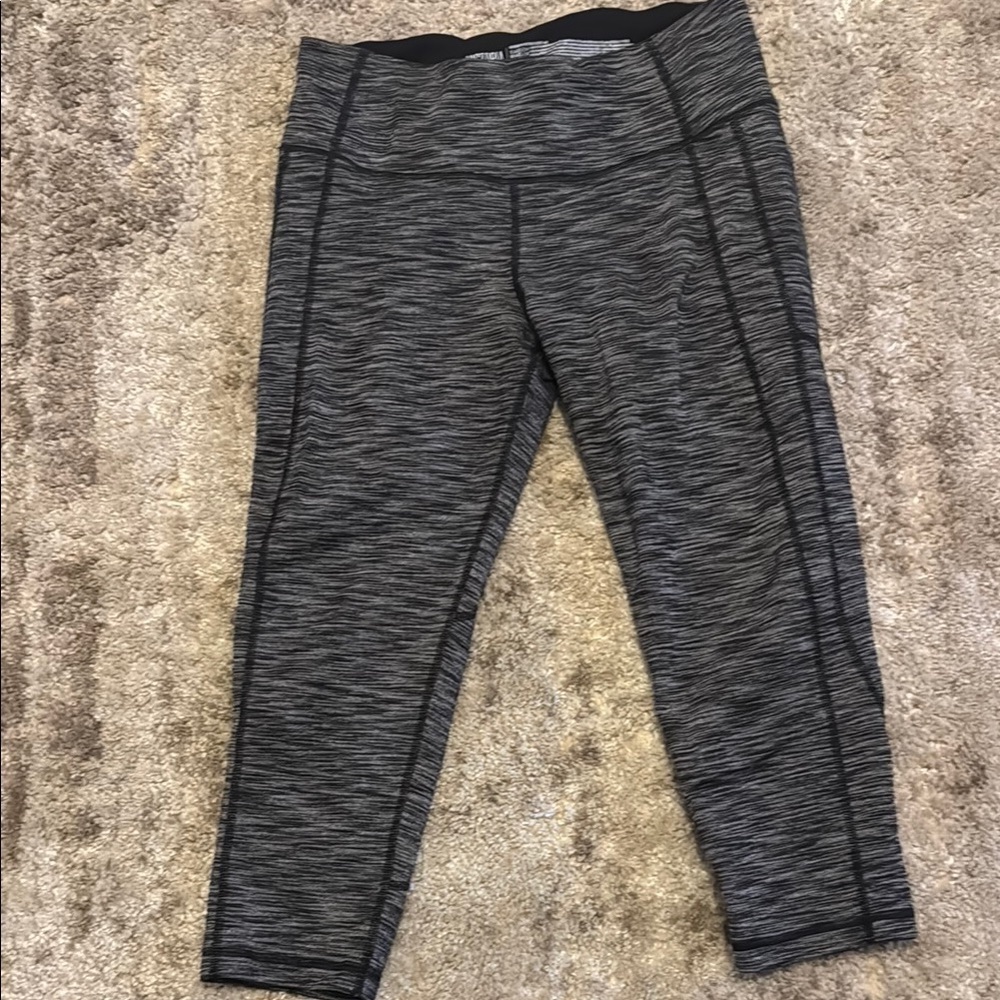 🍍 Victoria Secret Victoria Sport Womens Knockout Leggings Black Gray  Sz L Short